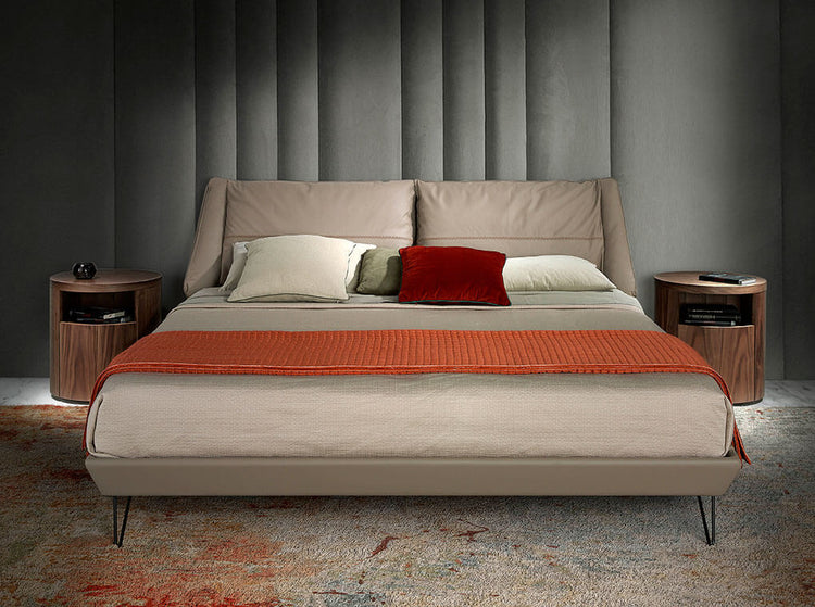 King size bed upholstered with black painted steel legs - Angel Cerdá S.L