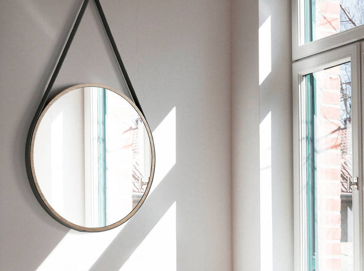 Mirror with frame manufactured in Walnut - Angel Cerdá, S.L.