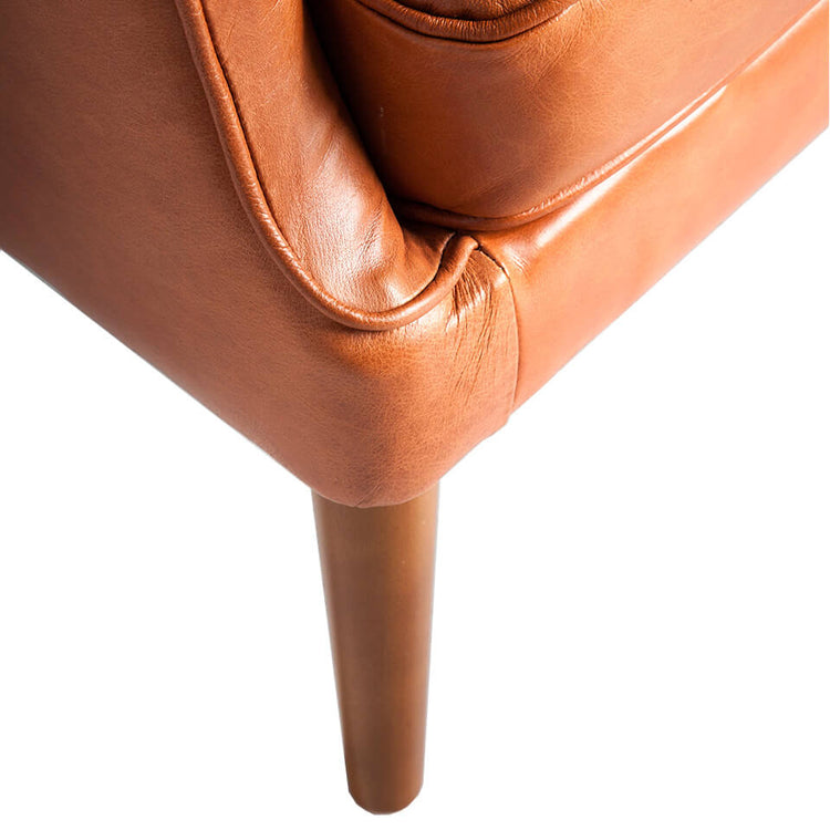 Armchair upholstered in leather with capitone effect - Angel Cerdá S.L.